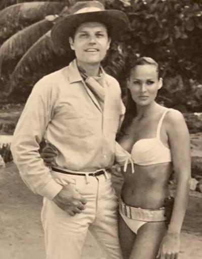 Name:  Dr. No Jack Lord and Ursula Andress.jpg
Views: 3862
Size:  28.2 KB